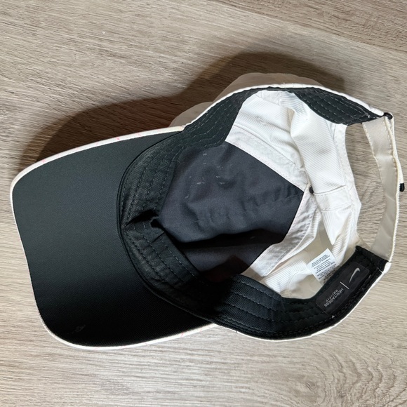 Nike Cream and Black Strap Cap - Picture 6 of 7